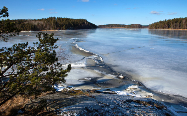 Frozen lake trees clouds sky free wallpaper for desktop - medium preview image