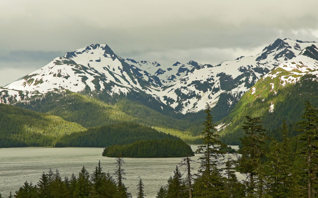 Mountain lake forest snowy background free wallpaper for desktop - medium preview image