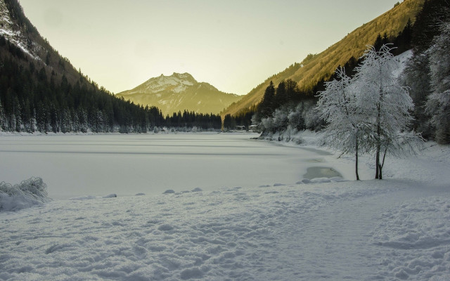 Snowy landscape lake mountains forest free wallpaper for desktop - medium preview image