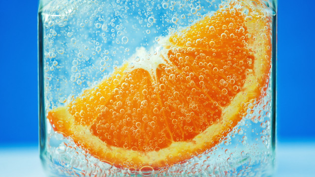 Orange slice jar water bubbles free wallpaper for desktop - medium preview image