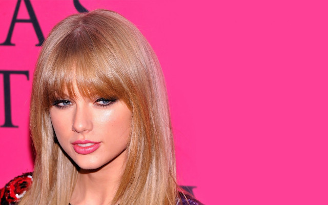 Blonde woman black dress pink free wallpaper for desktop - medium preview image