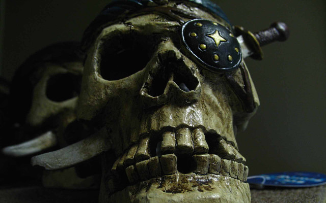 Skull piratehat eyeglasses plate surrealist free wallpaper for desktop - medium preview image