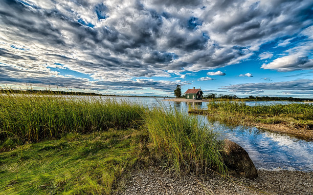 Island house lake cloudy sky free wallpaper for desktop - medium preview image