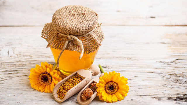 Honey sunflowers spoon table beach free wallpaper for desktop - medium preview image