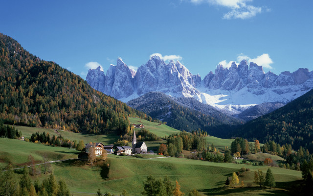 Mountain range house forest sky free wallpaper for desktop - medium preview image