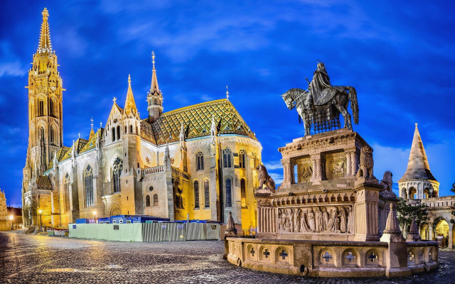 Cathedral statue night gothic neo free wallpaper for desktop - medium preview image