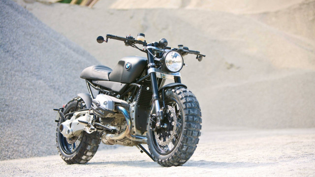 Motorcycle dirtroad rockwall sandhill 3drender free wallpaper for desktop - medium preview image