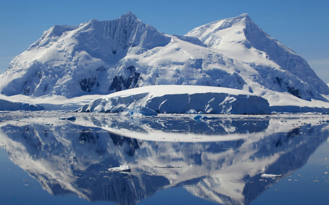 Mountain range icebergs water blue free wallpaper for desktop - medium preview image
