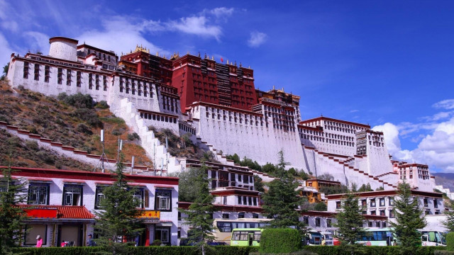 Large building hill red roof free wallpaper for desktop - medium preview image