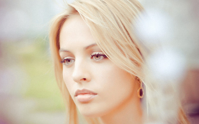 Woman earrings cellphone portrait jewelry free wallpaper for desktop - medium preview image