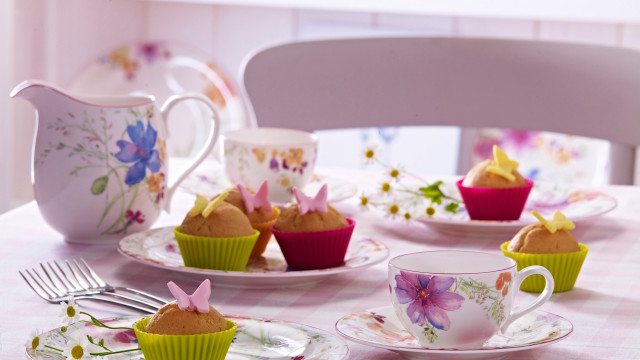 Cupcakes tea cup fork spoon free wallpaper for desktop - medium preview image