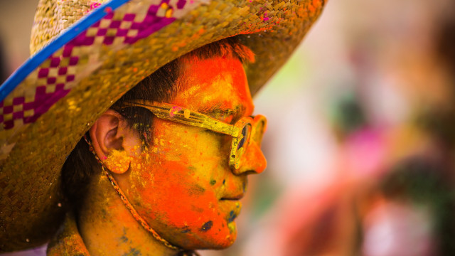 Yellow paint straw hat fauvism free wallpaper for desktop - medium preview image