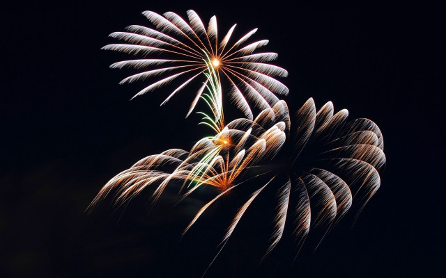 Fireworks japanese kimono night sky free wallpaper for desktop - medium preview image