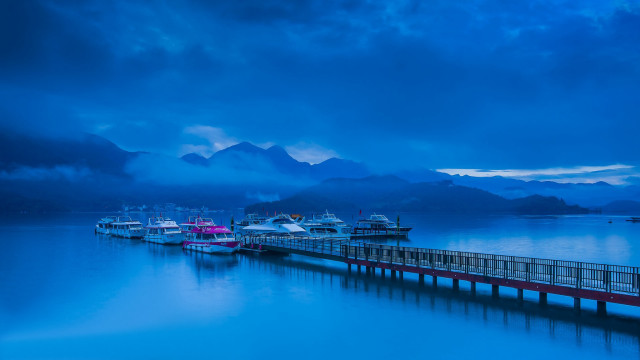 Pier boats mountains night cloudy free wallpaper for desktop - medium preview image