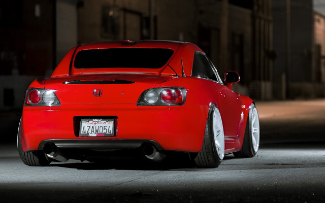 Red car night street license free wallpaper for desktop - medium preview image