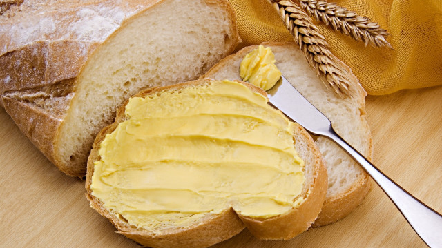 Bread butter knife table food free wallpaper for desktop - medium preview image