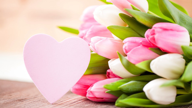 Tulips bouquet heart card wooden #2 free wallpaper for desktop - medium preview image