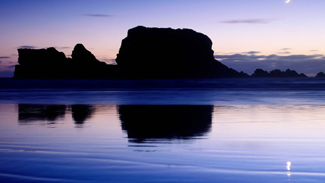 Rock formation sunset moon clouds free wallpaper for desktop - medium preview image