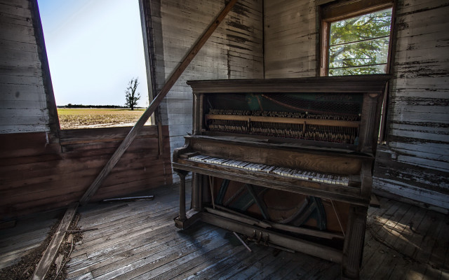 Old piano room window wooden free wallpaper for desktop - medium preview image