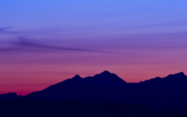 Plane mountain sunset contrail precisionism free wallpaper for desktop - medium preview image