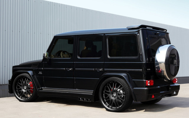 Black mercedes neoclassic 3d render free wallpaper for desktop - medium preview image