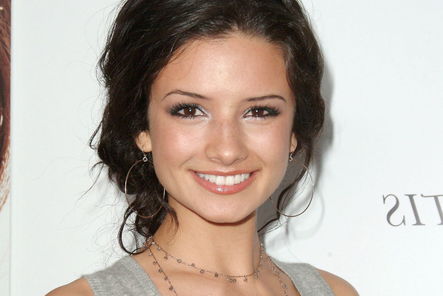 Woman necklace smiling camera happy #3 free wallpaper for desktop - medium preview image