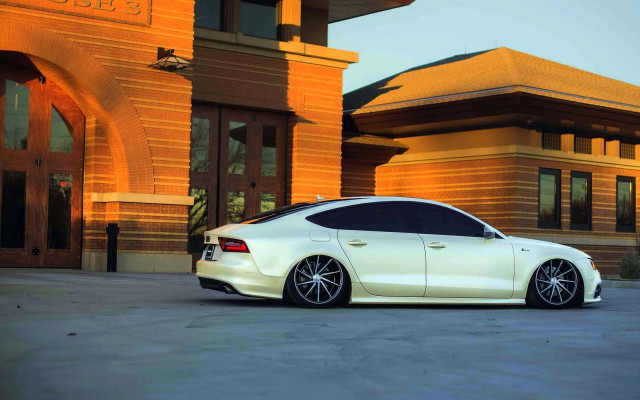 White car clock tower sunset free wallpaper for desktop - medium preview image