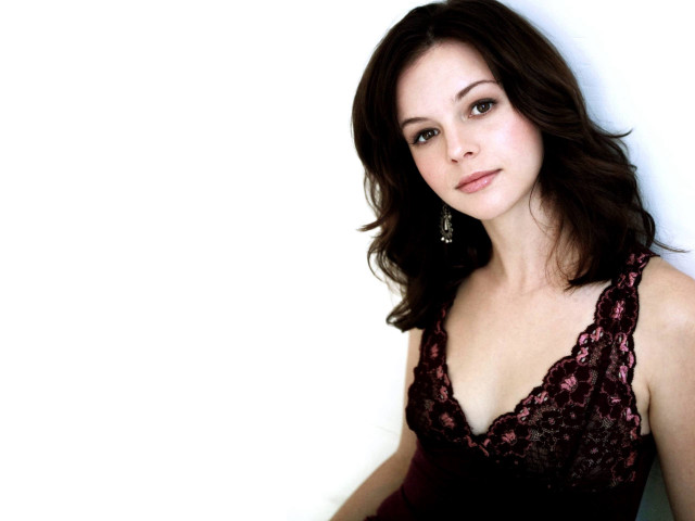 Woman dress posing hands hips #2 free wallpaper for desktop - medium preview image