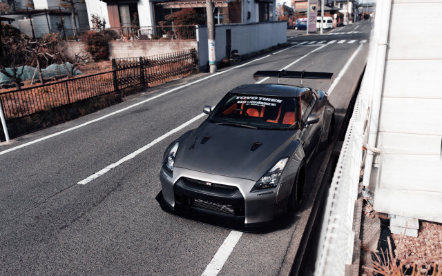 Car street fence building vroom free wallpaper for desktop - medium preview image