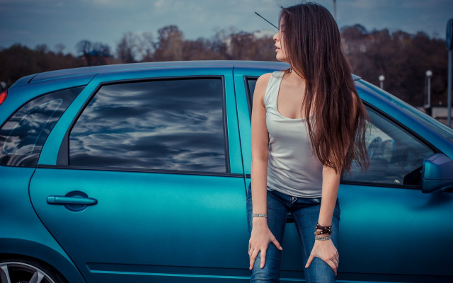 Woman blue car pockets hip free wallpaper for desktop - medium preview image