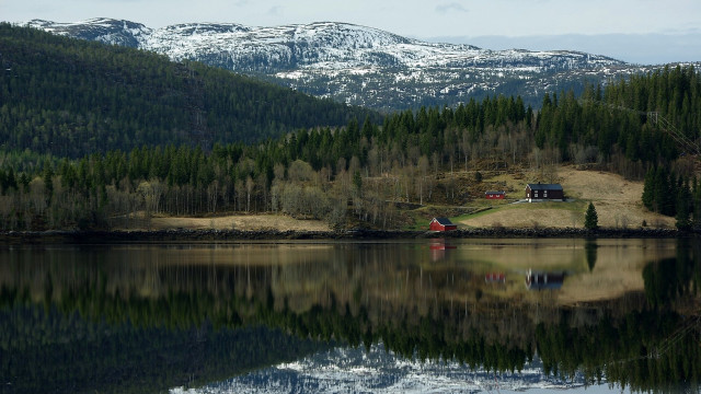 Mountain lake house forest snow free wallpaper for desktop - medium preview image