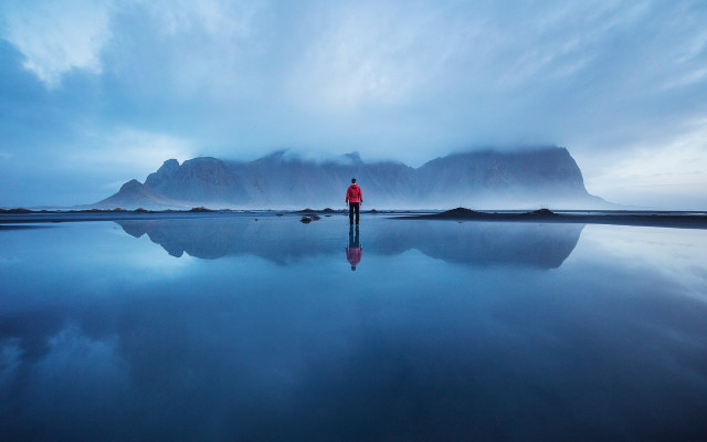 Beach mountains foggy sky minimalist free wallpaper for desktop - medium preview image