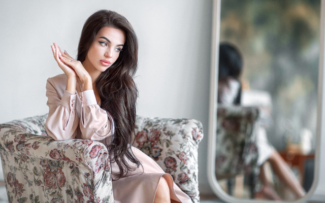 Elina karimova sitting mirror blurry #2 free wallpaper for desktop - medium preview image