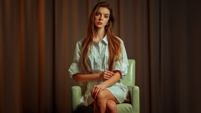 Woman sitting crossed legs portrait #7 free wallpaper for desktop - medium preview image