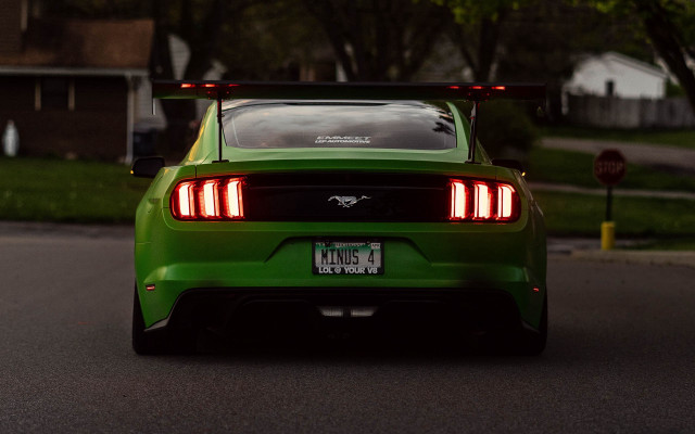 Green mustang cobra rim lights free wallpaper for desktop - medium preview image