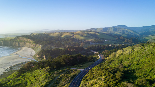 Scenic highway beach hilltop tilt free wallpaper for desktop - medium preview image