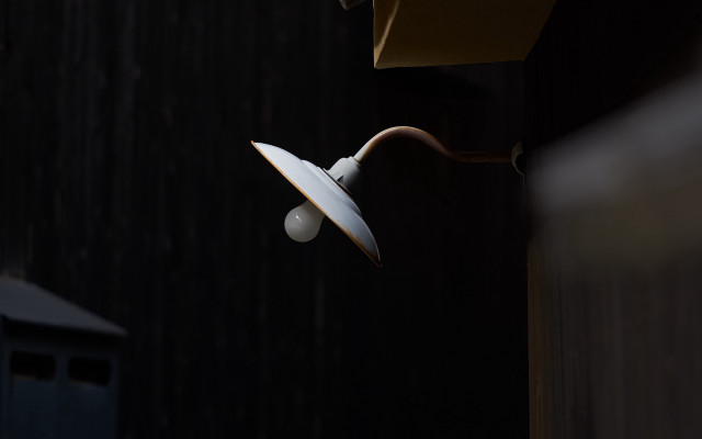 White light black wall studio free wallpaper for desktop - medium preview image