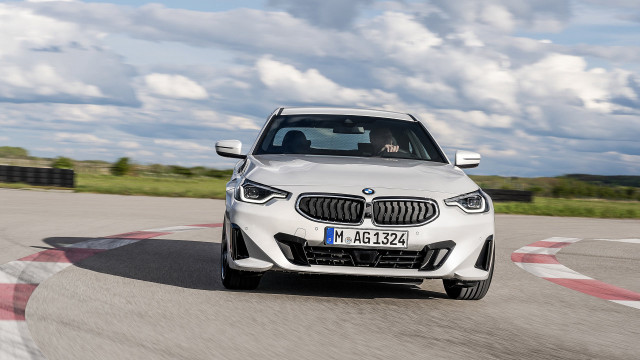 White car race track blue free wallpaper for desktop - medium preview image