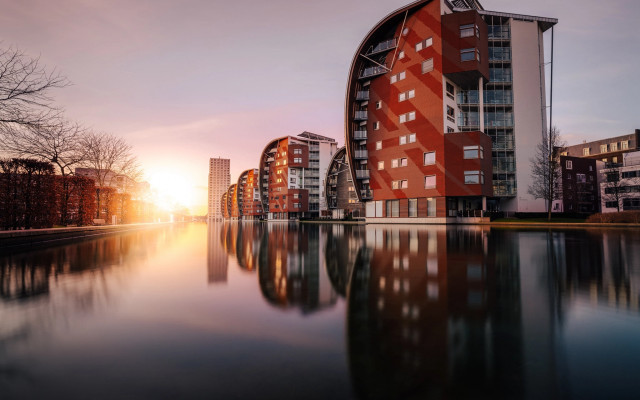 Red building reflection canal sunset free wallpaper for desktop - medium preview image