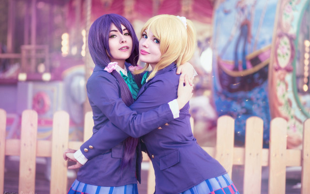 Hugging carnival carousel purple jacket free wallpaper for desktop - medium preview image