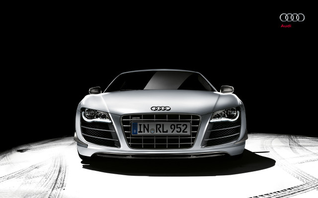 Silver car dark spot 3d free wallpaper for desktop - medium preview image