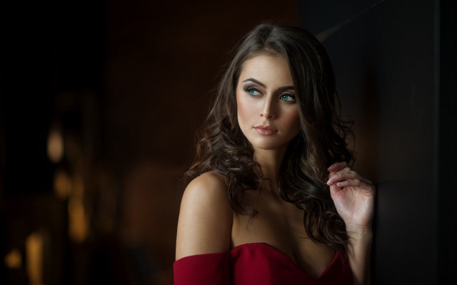 Woman red dress portrait blue free wallpaper for desktop - medium preview image