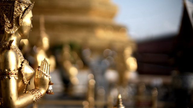 Golden sculpture building samikshavad bokeh free wallpaper for desktop - medium preview image