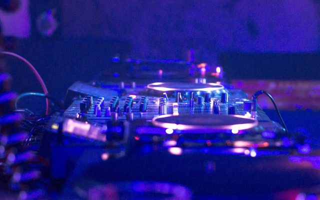 Dj mixing blue lights microphone free wallpaper for desktop - medium preview image