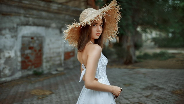 Woman white dress straw hat #2 free wallpaper for desktop - medium preview image