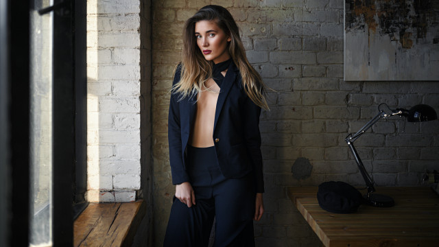 Annabel eyres fashion jigsaw outdoors free wallpaper for desktop - medium preview image