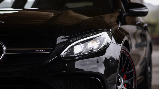 Black mercedes closeup detailed face free wallpaper for desktop - medium preview image