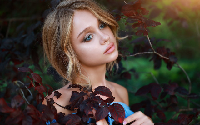 Elina karimova blue eyes butterfly free wallpaper for desktop - medium preview image