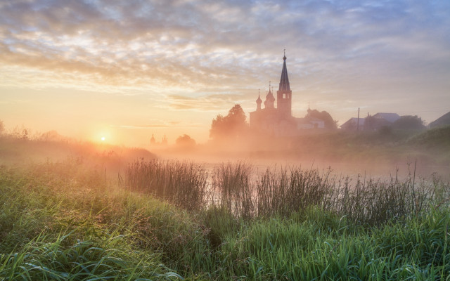 Foggy sunset castle river gothic free wallpaper for desktop - medium preview image