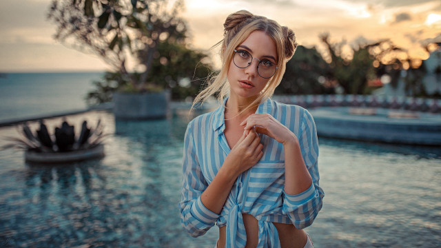 Woman glasses pool sunset boat free wallpaper for desktop - medium preview image